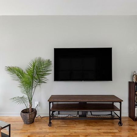 Trendy Castleberry Hill Condo- Walk To Mercedes Benz/ All Downtown Attractions แอตแลนตา ภายนอก รูปภาพ