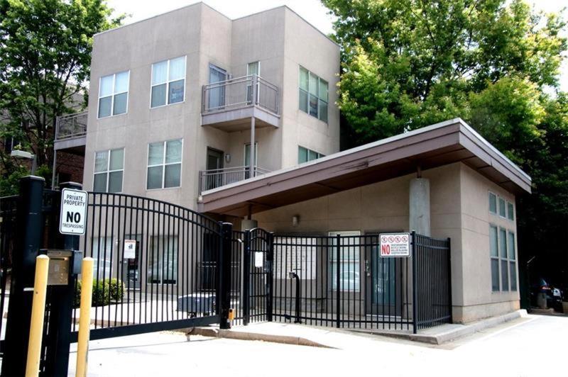 Trendy Castleberry Hill Condo- Walk To Mercedes Benz/ All Downtown Attractions แอตแลนตา ภายนอก รูปภาพ