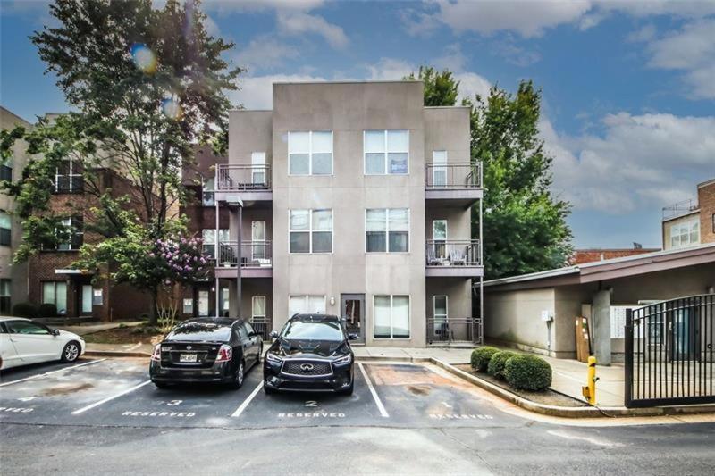 Trendy Castleberry Hill Condo- Walk To Mercedes Benz/ All Downtown Attractions แอตแลนตา ภายนอก รูปภาพ