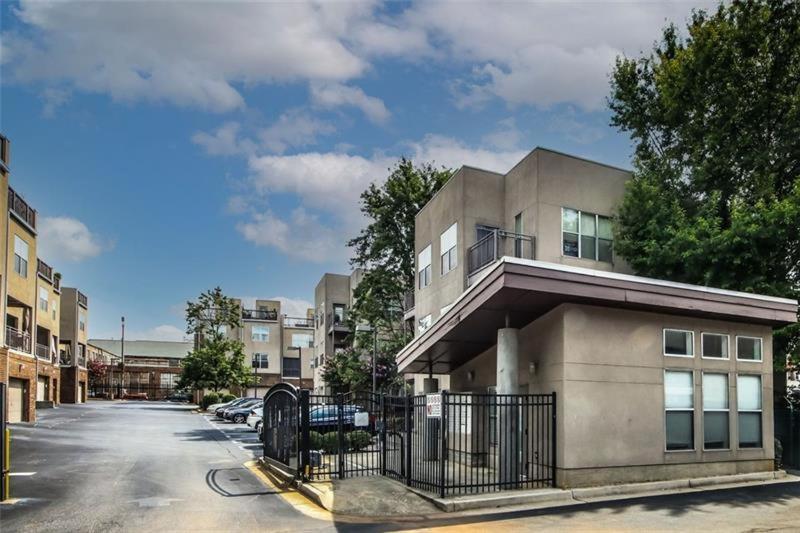 Trendy Castleberry Hill Condo- Walk To Mercedes Benz/ All Downtown Attractions แอตแลนตา ภายนอก รูปภาพ