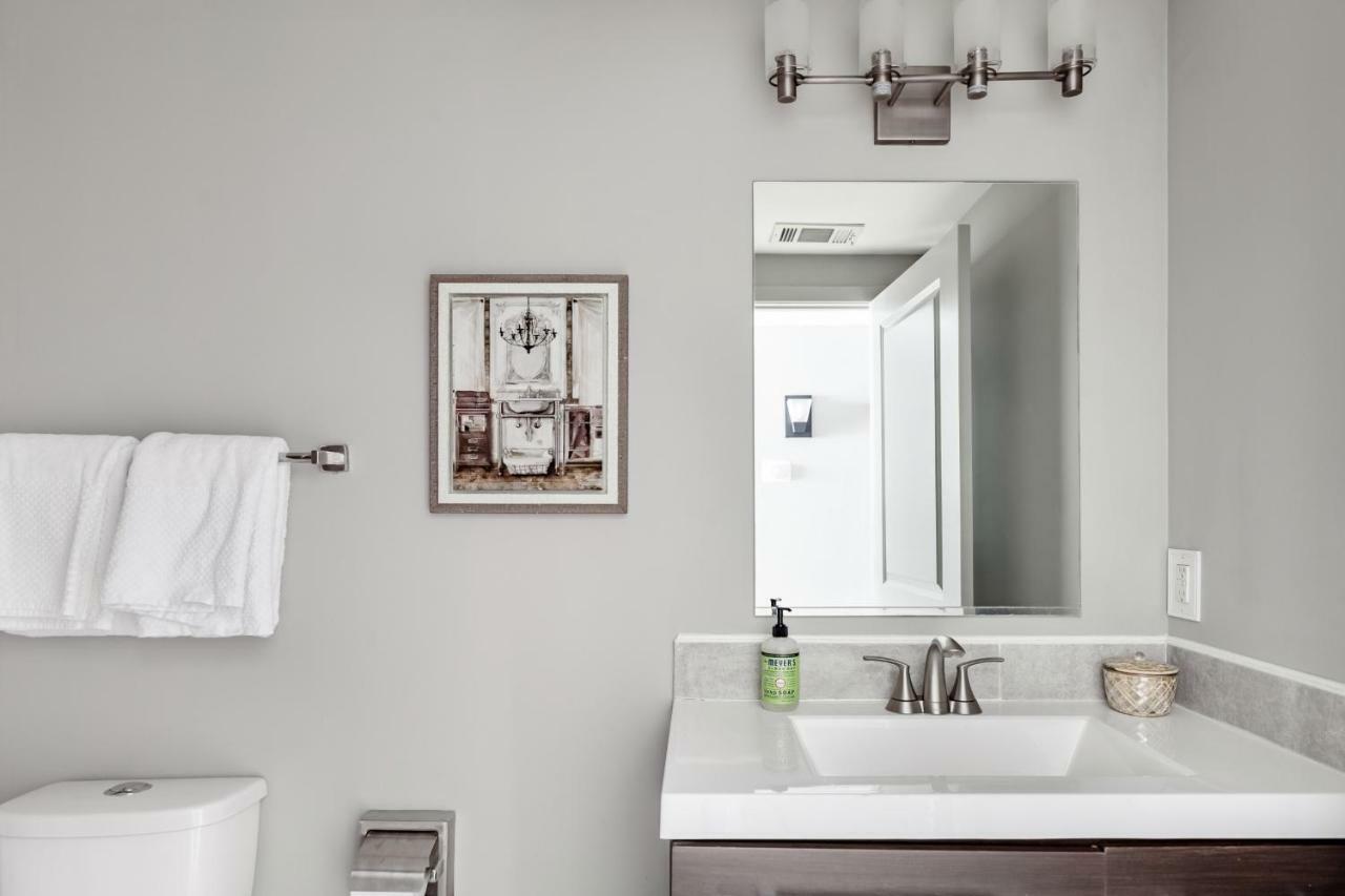 Trendy Castleberry Hill Condo- Walk To Mercedes Benz/ All Downtown Attractions แอตแลนตา ภายนอก รูปภาพ